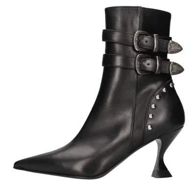 Strategia Boots In Black