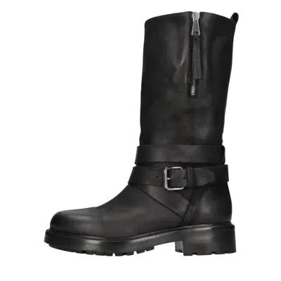 Strategia Boots In Black