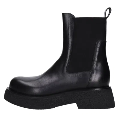 Strategia Boots In Black