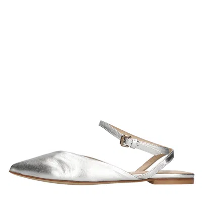 Strategia Flat Shoes Silver In Argento Chiari E Naturali