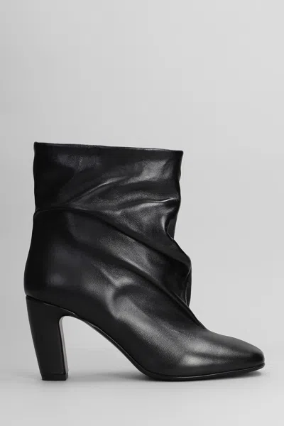 Strategia High Heels Ankle Boots In Black Leather