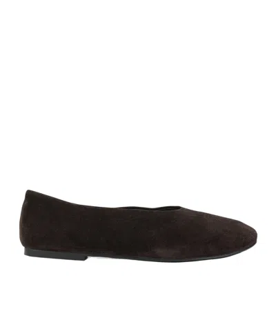 Strategia Low Ballet Flats In Brown
