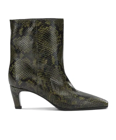 Strategia Pointed Ankle Boots In Green