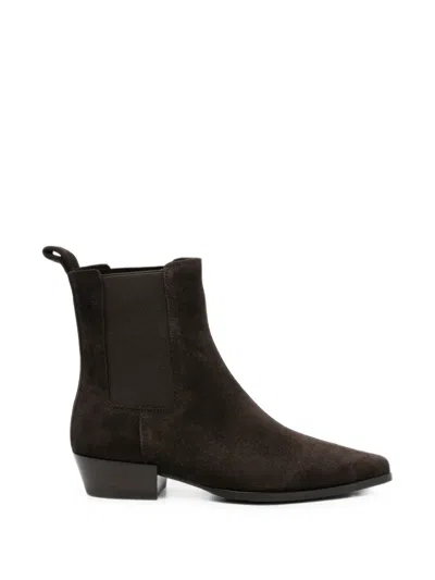Strategia Shoes Suede-finish Pointed-toe Boots In 브라운