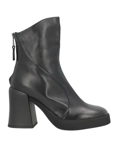 Strategia Woman Ankle Boots Black Size 6 Leather