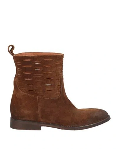 Strategia Woman Ankle Boots Brown Size 7 Leather