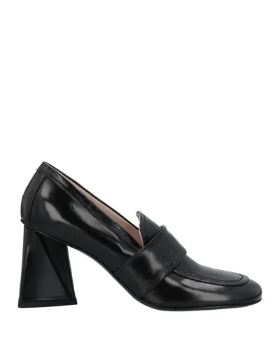 Strategia Loafers In Black