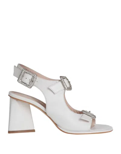Strategia Sandals In White