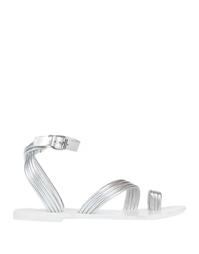 Strategia Toe Strap Sandals In Silver