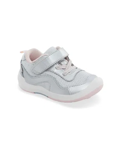 Stride Rite Kids' Little Girls Srt Winslow 2.0 Apma Approved Shoe In Silver