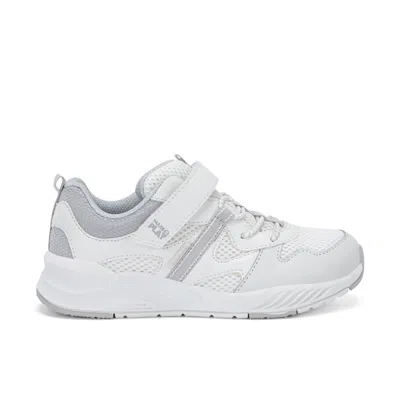 Stride Rite Player 2.0 Sneaker - Big Kid In White
