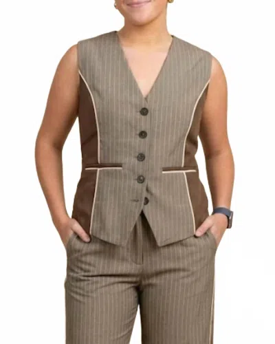 Strut & Bolt Button-down Piping Vest In Dark Taupe/coc0a Contrast In White