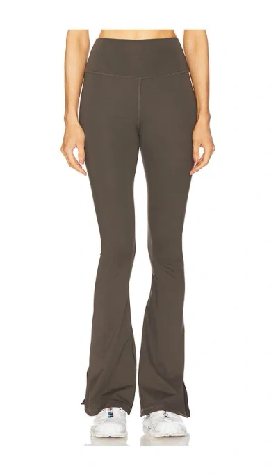 Strut This Beau Pant In 钛