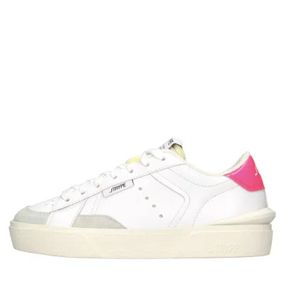 Strype Sneakers In White