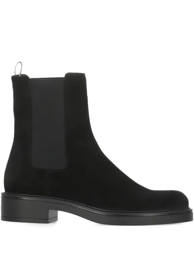 Stuart Weitzman 40mm Celia Suede Boots In Black