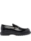 Stuart Weitzman Alvin Loafers In Black