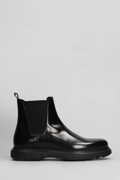 STUART WEITZMAN AMOS ANKLE BOOTS IN BLACK LEATHER