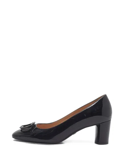 Pre-owned Stuart Weitzman Anicia Pumps In Black