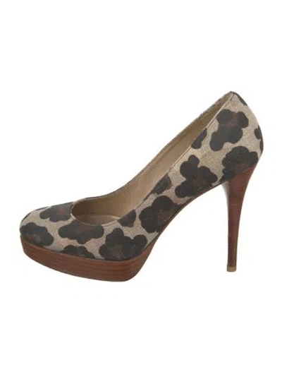 Pre-owned Stuart Weitzman Animal Print Pumps In Neutral