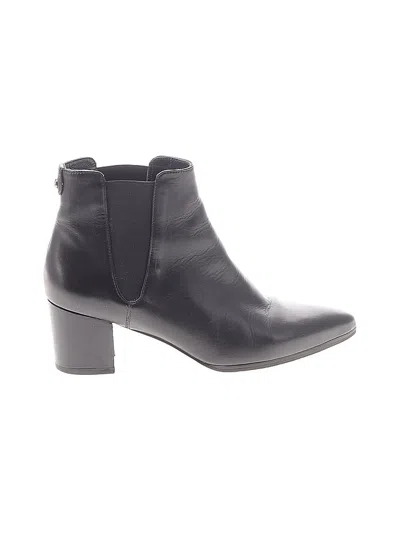 Pre-owned Stuart Weitzman Ankle Boots In Black