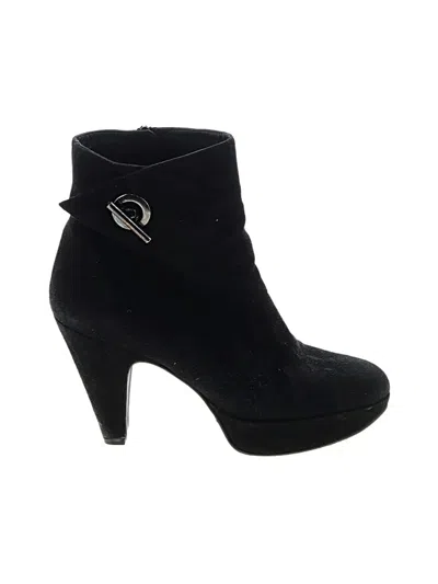 Pre-owned Stuart Weitzman Ankle Boots In Black