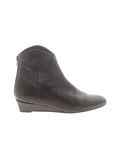 Pre-owned Stuart Weitzman Ankle Boots In Black