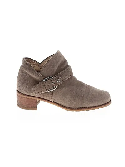 Pre-owned Stuart Weitzman Ankle Boots In Brown