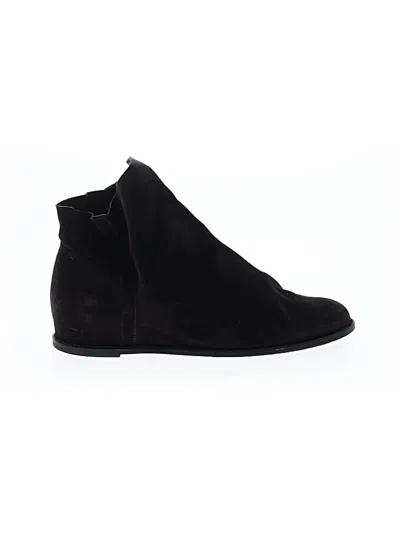 Pre-owned Stuart Weitzman Ankle Boots In Brown