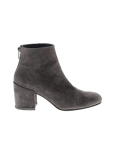 Pre-owned Stuart Weitzman Ankle Boots In Gray