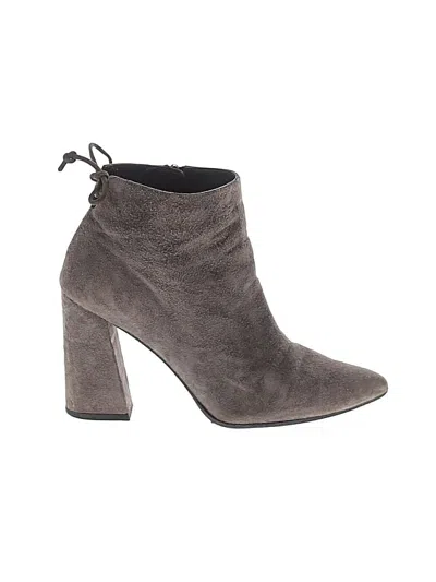 Pre-owned Stuart Weitzman Ankle Boots In Gray