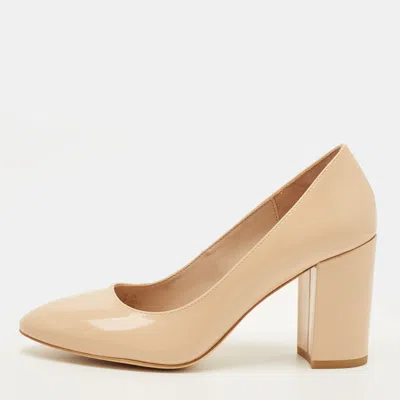Pre-owned Stuart Weitzman Ariana Size 37 Beige Patent Leather Block Heel Pumps In Sand