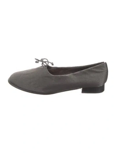 Pre-owned Stuart Weitzman Ballet Flats In Gray