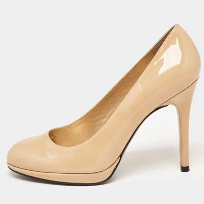 Stuart Weitzman Beige Patent Leather Platswoon Pumps In Transparent