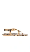 Stuart Weitzman Benni Sandalen Aus Leder Mit Schlangeneffekt In Ginger