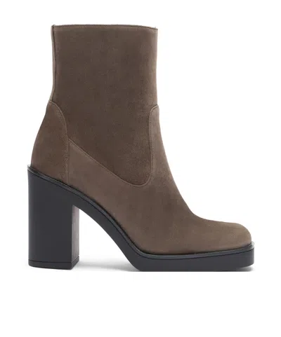 Stuart Weitzman Betenny 80 Zipper Ankle Boots In Brown