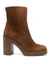 Stuart Weitzman Round Toe Zipped Anckle Boots In Brown