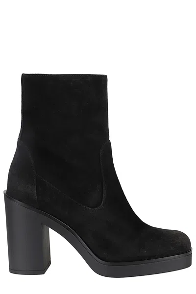 Stuart Weitzman Betenny 80 Ankle Boots In Black