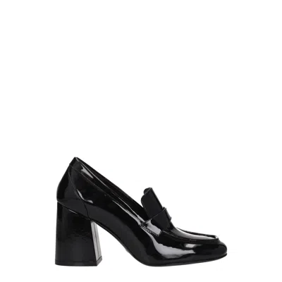 Stuart Weitzman Black Leather Broch