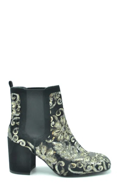 Stuart Weitzman Booties In Black