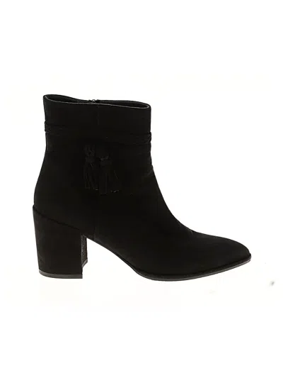 Pre-owned Stuart Weitzman Boots In Black