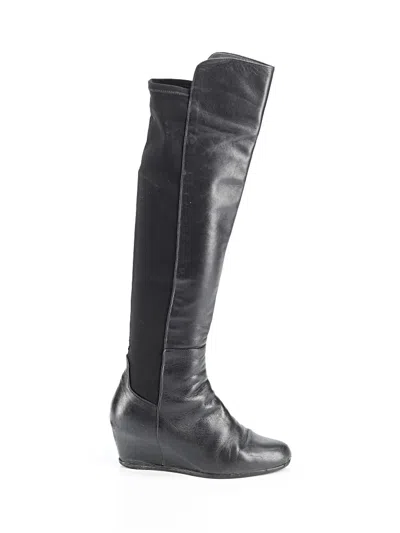 Pre-owned Stuart Weitzman Boots In Black