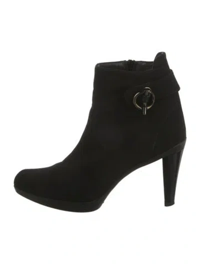 Pre-owned Stuart Weitzman Boots In Black