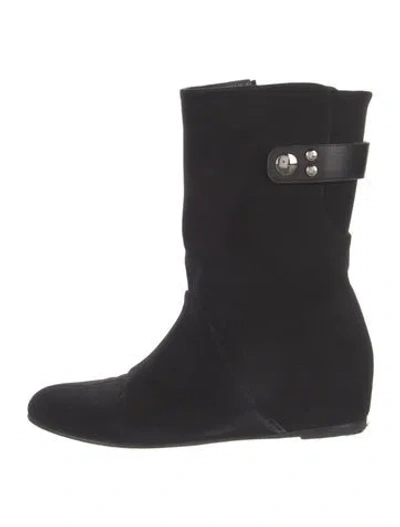 Pre-owned Stuart Weitzman Boots In Black