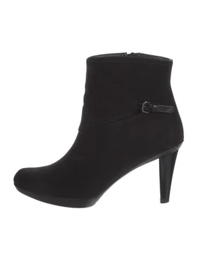 Pre-owned Stuart Weitzman Boots In Black
