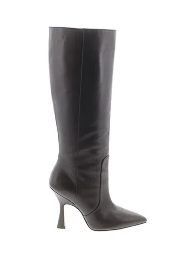 Pre-owned Stuart Weitzman Boots In Black