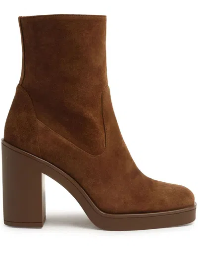 Stuart Weitzman Boots In Brown