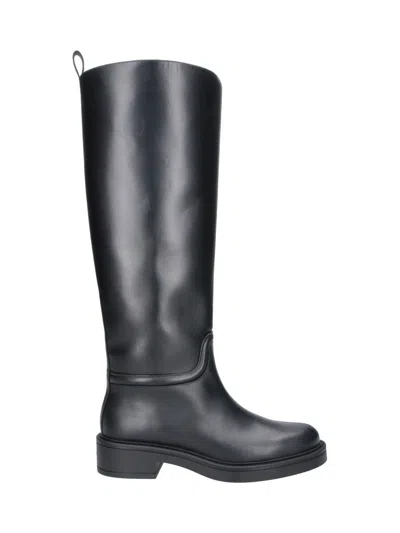 Stuart Weitzman Boots "celia" In Black