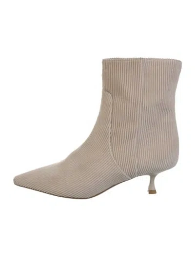 Pre-owned Stuart Weitzman Boots In Neutral
