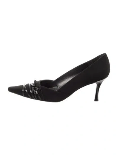 Pre-owned Stuart Weitzman Bow Accents Pumps In Black