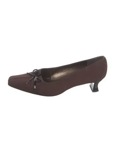 Pre-owned Stuart Weitzman Bow Accents Pumps In Brown